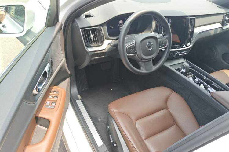 Used Volvo S60 2025 B4 Zhiyi Luxury Edition Driver Seat