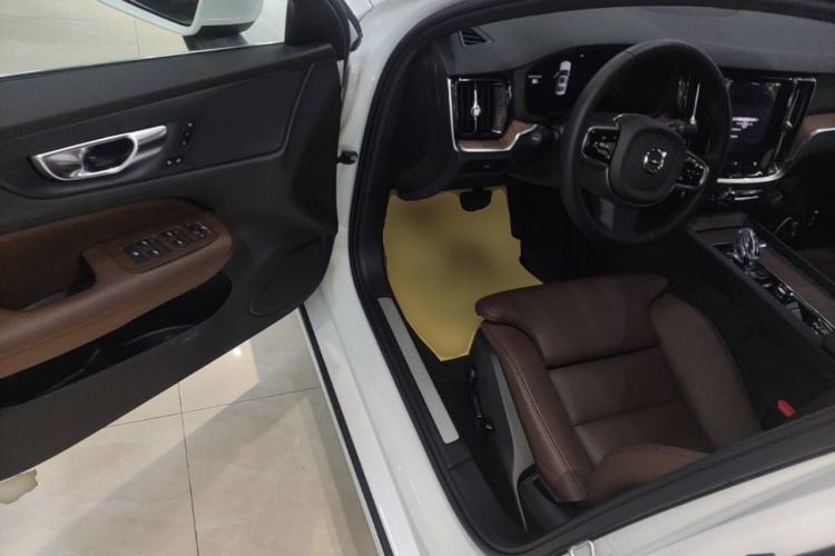 Used Volvo S60 2025 B4 Zhiyuan Luxury Edition Driver Seat