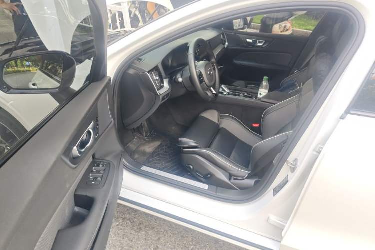 Used Volvo S60 2025 B4 Zhiyuan Sport Edition Driver Seat