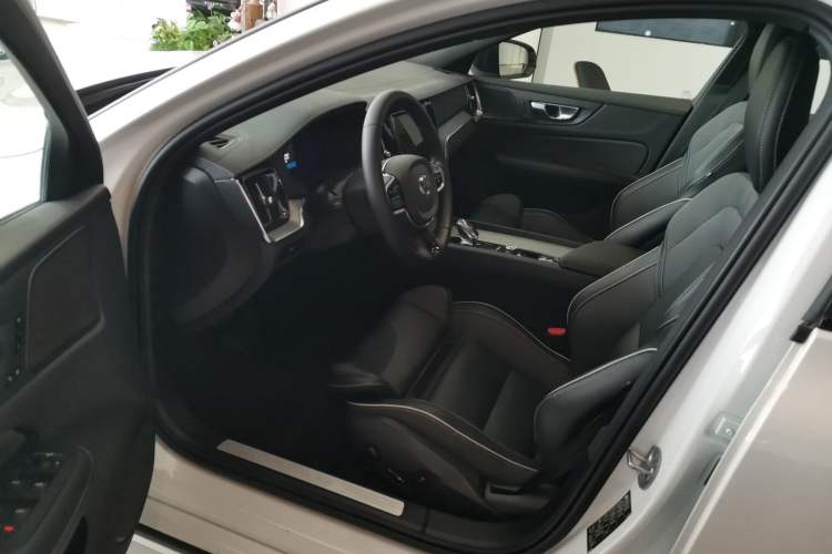 Used Volvo S60 2025 B5 Zhiya Sport Edition Driver Seat