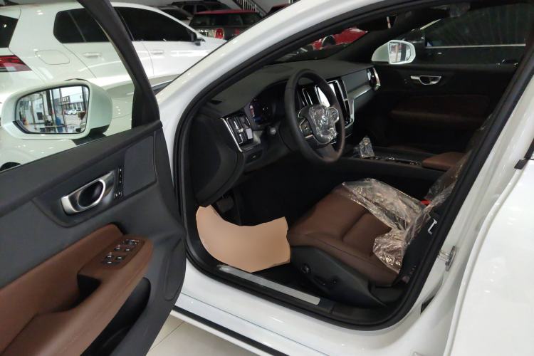 Used Volvo S60 2025 B4 Zhiyi Luxury Edition Driver Seat