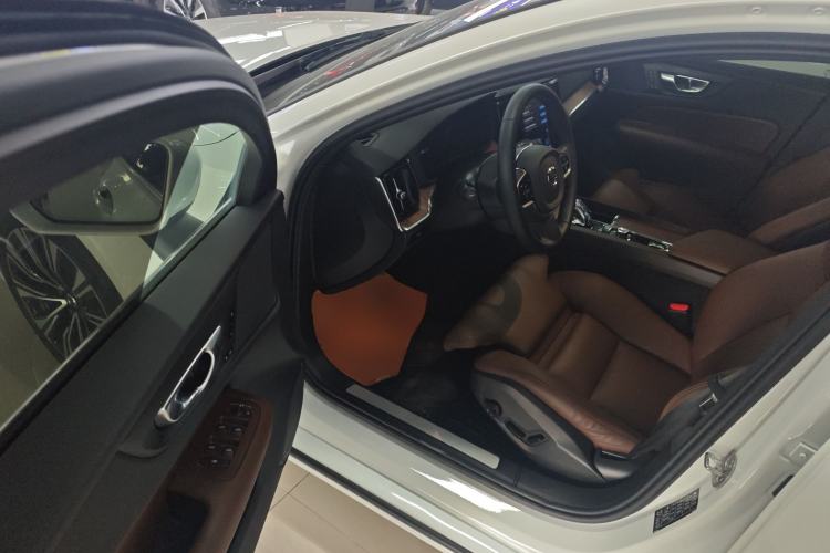 Used Volvo S60 2025 B4 Zhiyuan Luxury Edition Driver Seat