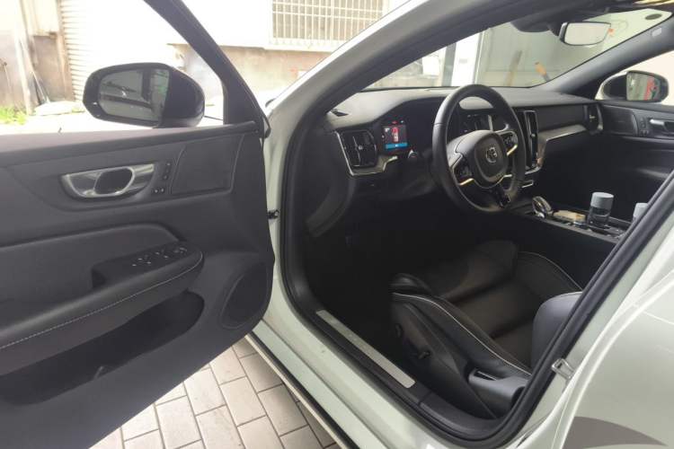 Used Volvo S60 2025 B5 Zhiya Sport Edition Driver Seat