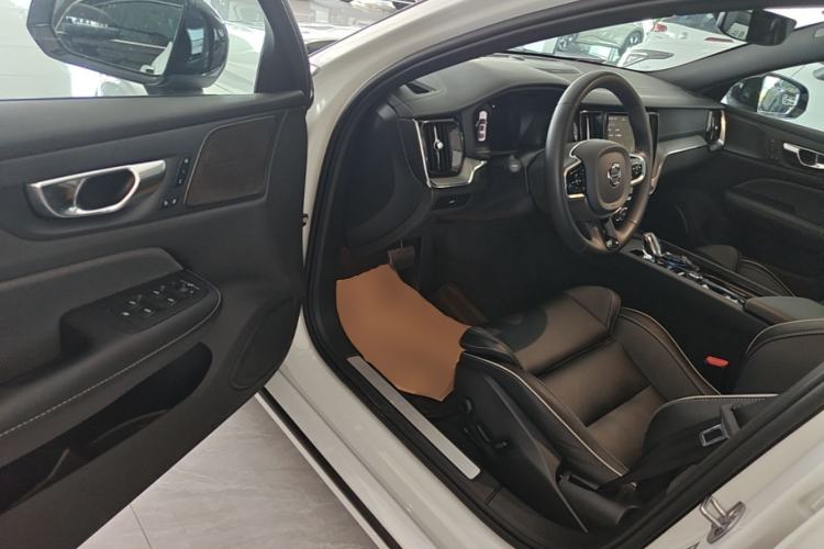 Used Volvo S60 2025 B5 Zhiya Sport Edition Driver Seat