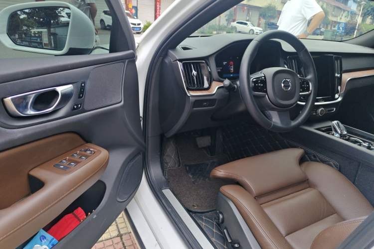 Used Volvo S60 2025 B4 Zhiyuan Luxury Edition Driver Seat