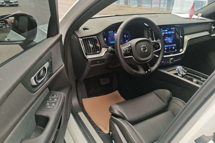 Used Volvo S60 2025 B4 Zhiyuan Sport Edition Driver Seat