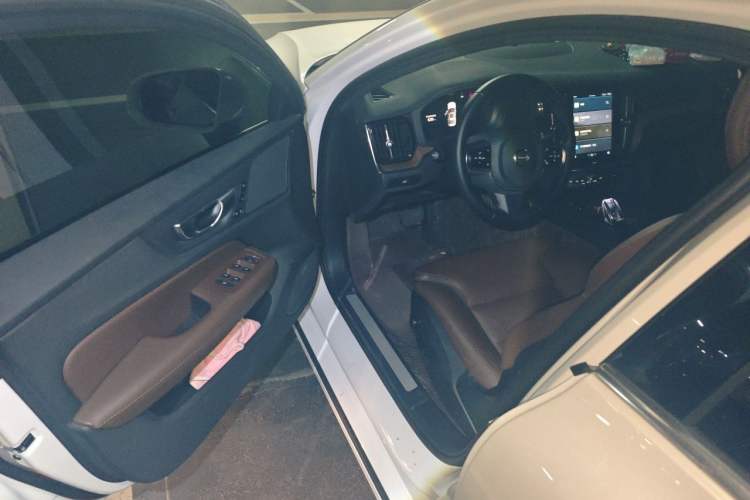 Used Volvo S60 2025 B4 Zhiyuan Luxury Edition Driver Seat