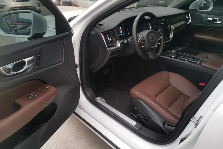 Used Volvo S60 2025 B4 Zhiyi Luxury Edition Driver Seat