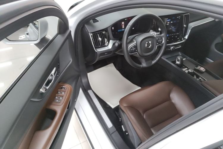 Used Volvo S60 2025 B4 Zhiyi Luxury Edition Driver Seat