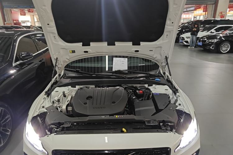 Used Volvo S60 2025 B5 Zhiya Sport Edition Engine Bay