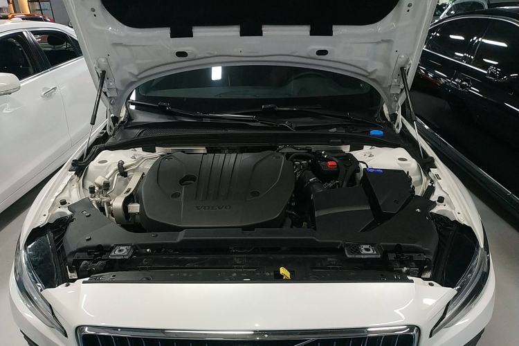 Used Volvo S60 2025 B4 Zhiyuan Luxury Edition Engine Bay