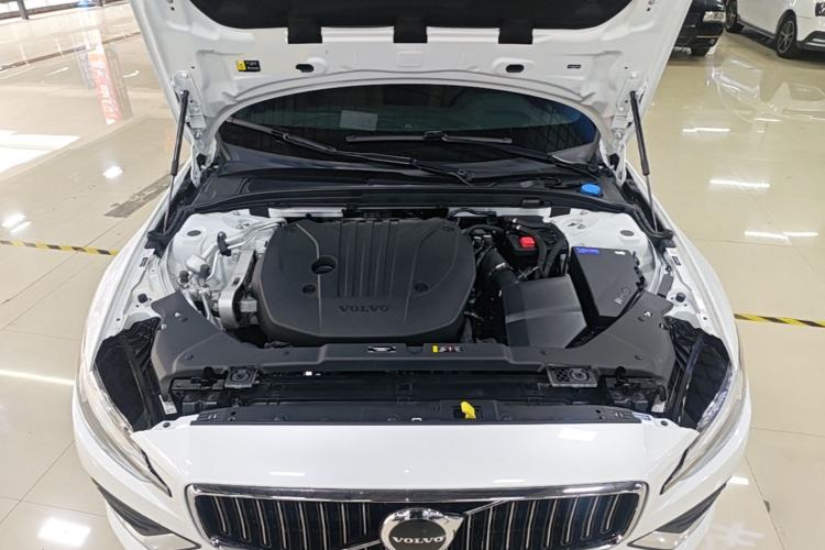 Used Volvo S60 2025 B4 Zhiyi Luxury Edition Engine Bay