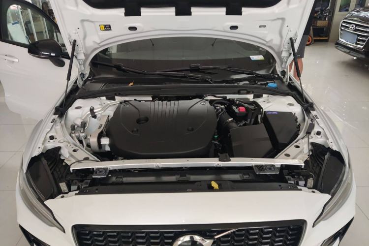 Used Volvo S60 2025 B5 Zhiya Sport Edition Engine Bay