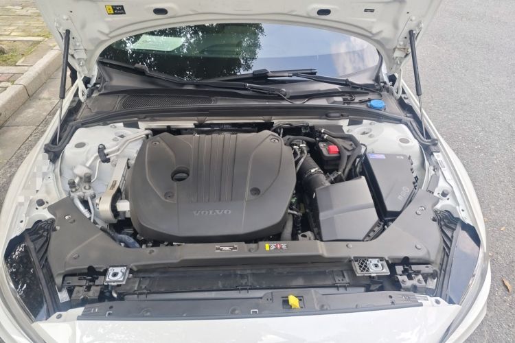 Used Volvo S60 2025 B4 Zhiyuan Sport Edition Engine Bay