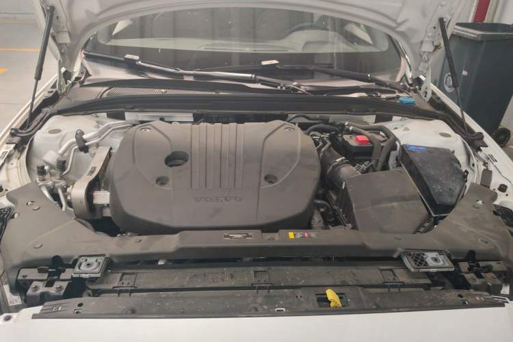 Used Volvo S60 2025 B5 Zhiya Sport Edition Engine Bay