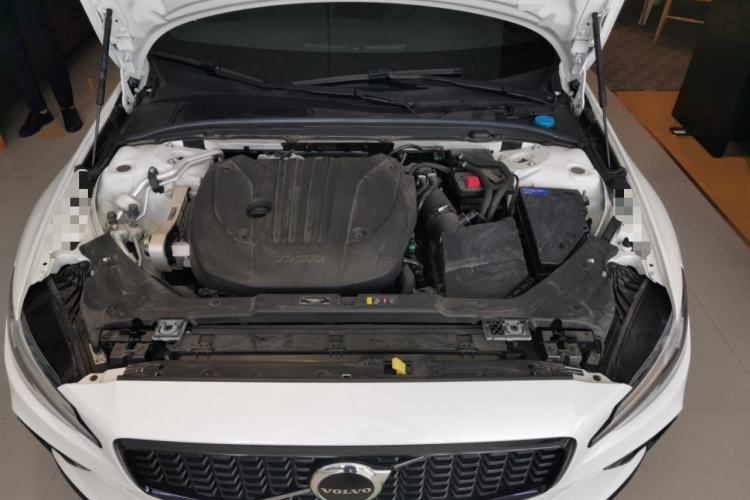 Used Volvo S60 2025 B5 Zhiya Sport Edition Engine Bay