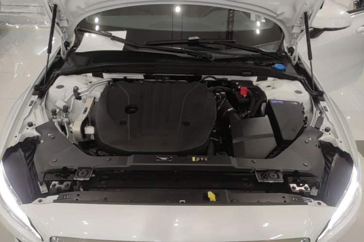 Used Volvo S60 2025 B4 Zhiyi Luxury Edition Engine Bay