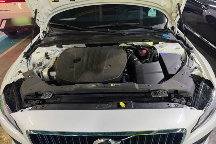 Used Volvo S60 2025 B4 Zhiyi Luxury Edition Engine Bay