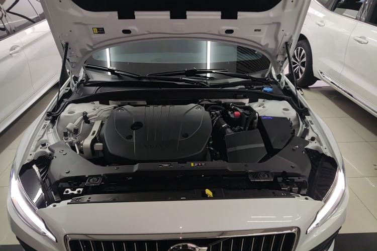 Used Volvo S60 2025 B4 Zhiyi Luxury Edition Engine Bay