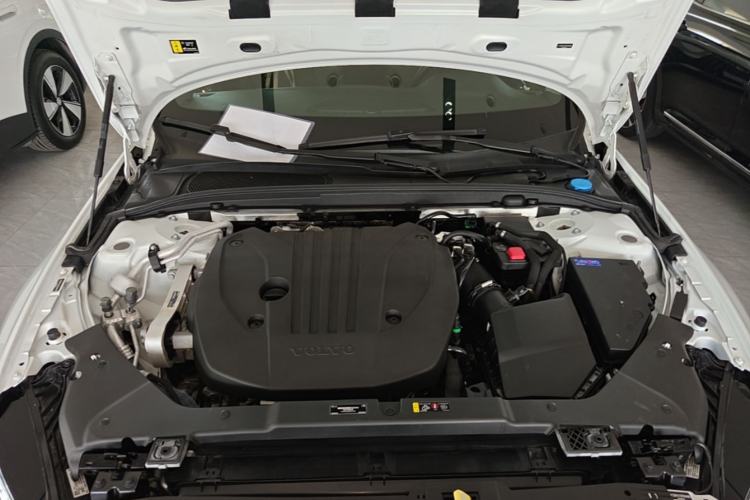 Used Volvo S60 2025 B5 Zhiya Sport Edition Engine Bay