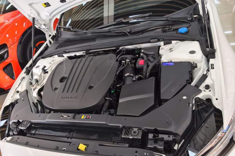 Used Volvo S60 2025 B4 Zhiyi Luxury Edition Engine Bay
