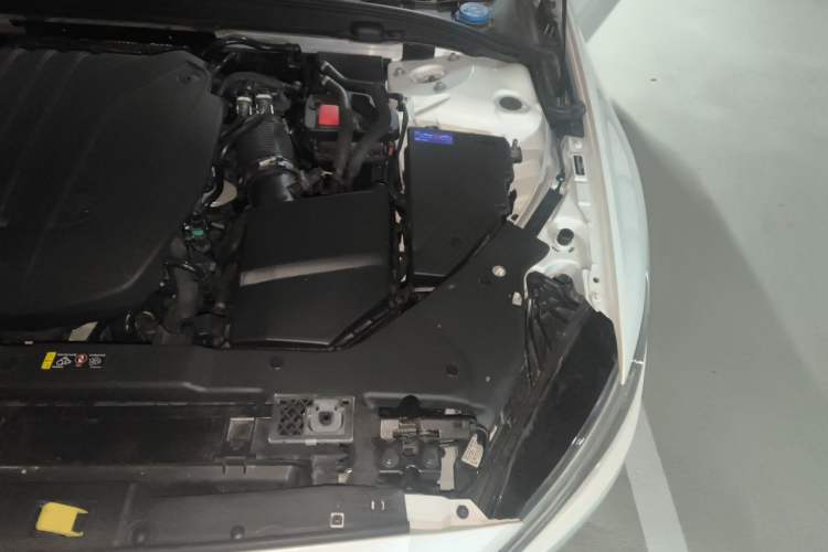 Used Volvo S60 2025 B4 Zhiyi Luxury Edition Engine Bay Left