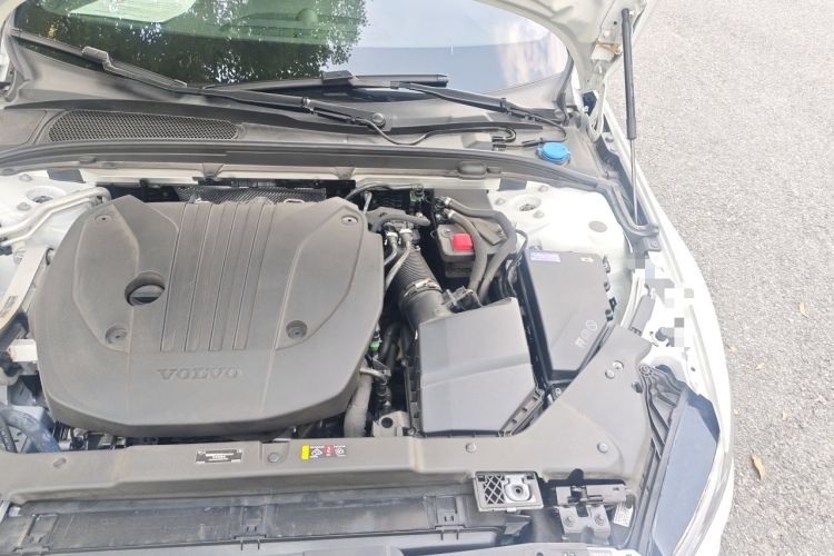Used Volvo S60 2025 B4 Zhiyuan Sport Edition Engine Bay Left