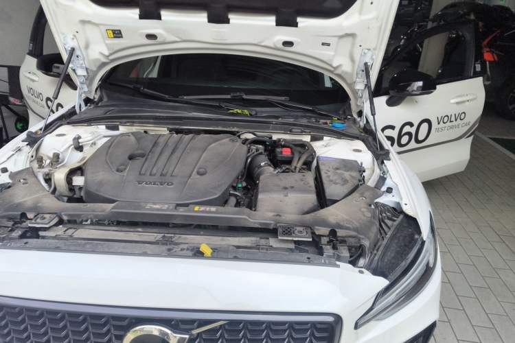 Used Volvo S60 2025 B5 Zhiya Sport Edition Engine Bay Left