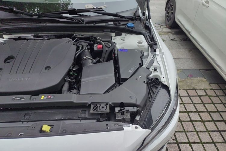 Used Volvo S60 2025 B4 Zhiyuan Luxury Edition Engine Bay Left