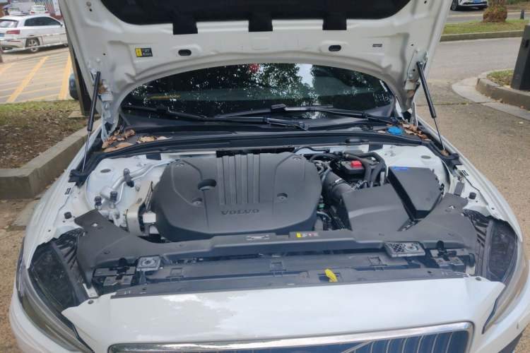 Used Volvo S60 2025 B4 Zhiyi Luxury Edition Engine Bay