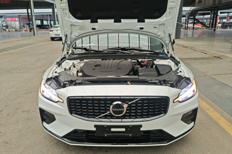 Used Volvo S60 2025 B4 Zhiyuan Sport Edition Engine Bay