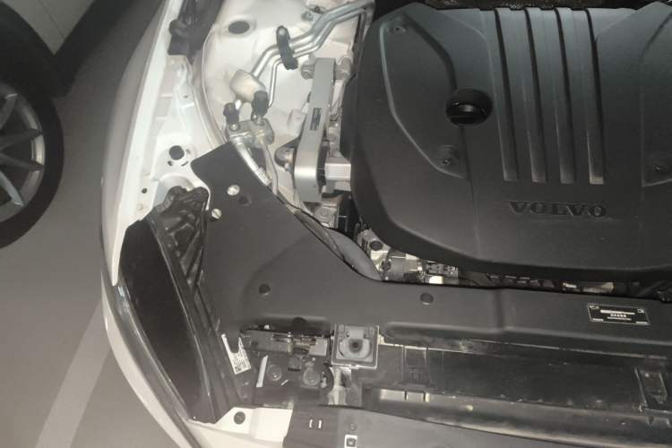 Used Volvo S60 2025 B4 Zhiyi Luxury Edition Engine Bay Right