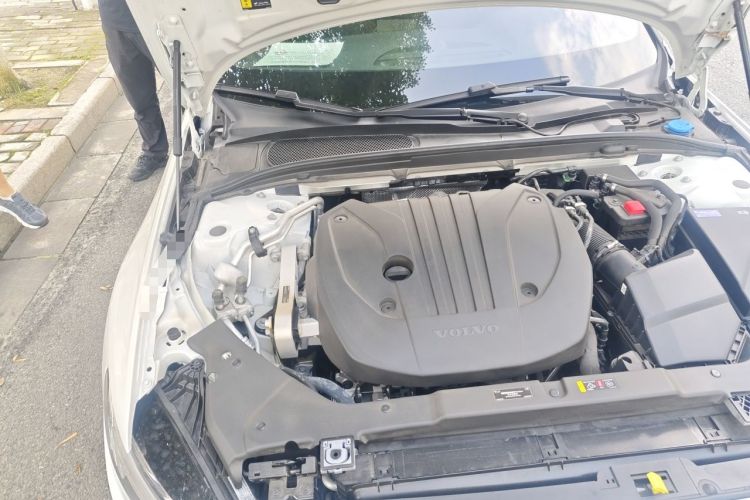 Used Volvo S60 2025 B4 Zhiyuan Sport Edition Engine Bay Right