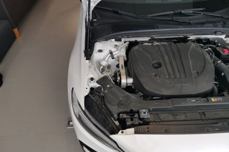 Used Volvo S60 2025 B5 Zhiya Sport Edition Engine Bay Right