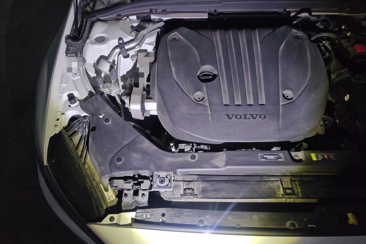 Used Volvo S60 2025 B4 Zhiyi Luxury Edition Engine Bay Right