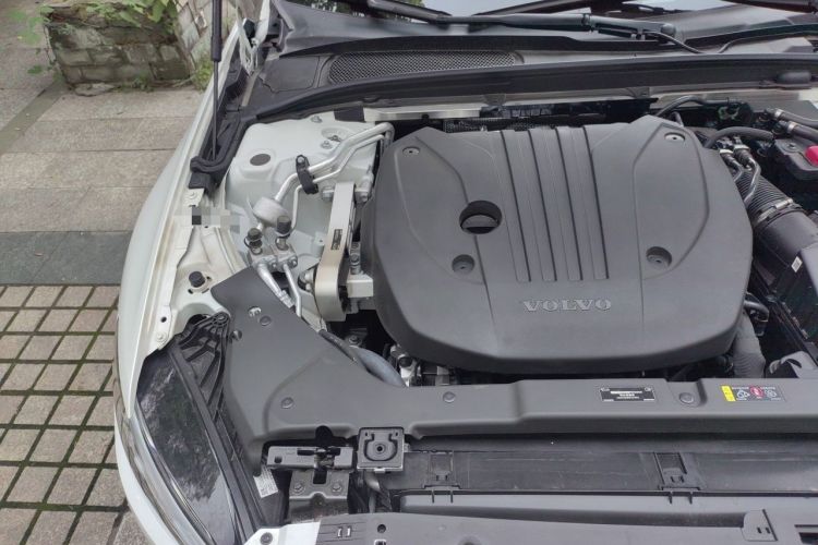 Used Volvo S60 2025 B4 Zhiyuan Luxury Edition Engine Bay Right