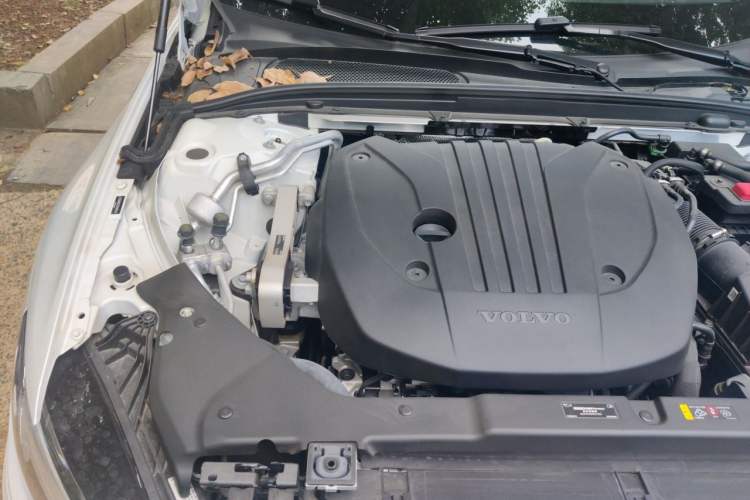 Used Volvo S60 2025 B4 Zhiyi Luxury Edition Engine Bay Right