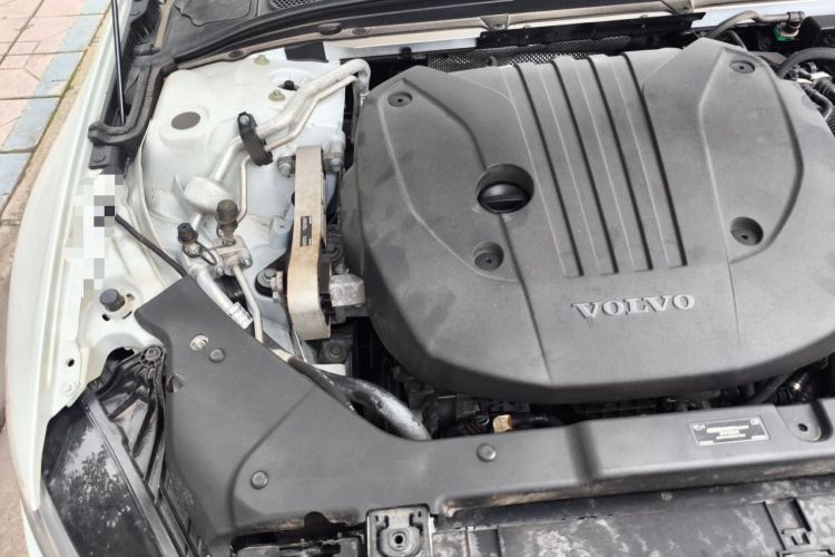 Used Volvo S60 2025 B4 Zhiyuan Luxury Edition Engine Bay Right