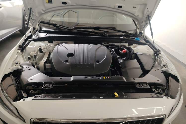 Used Volvo S60 2025 B4 Zhiyi Luxury Edition Engine Bay