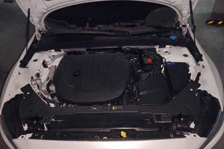 Used Volvo S60 2025 B4 Zhiyi Luxury Edition Engine Bay