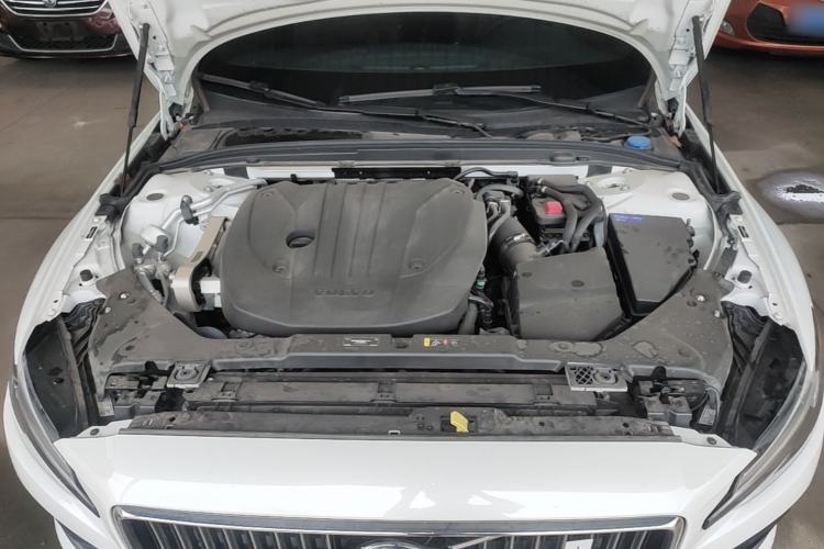 Used Volvo S60 2025 B4 Zhiyuan Luxury Edition Engine Bay
