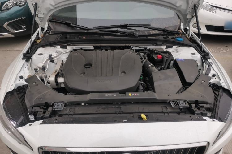 Used Volvo S60 2025 B4 Zhiyi Luxury Edition Engine Bay