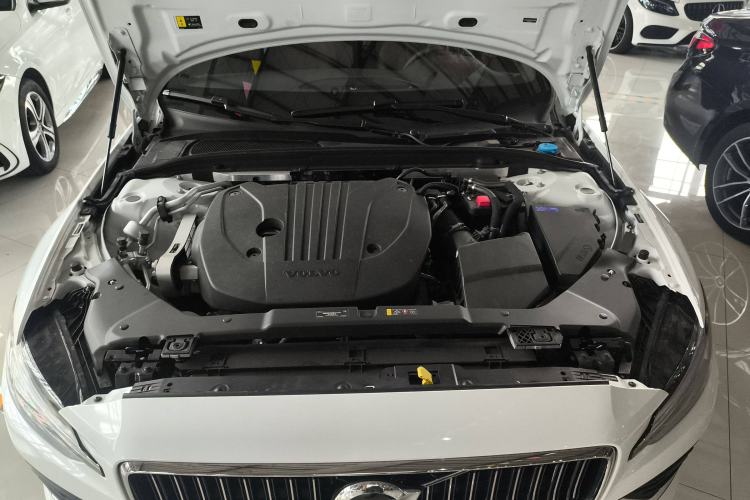 Used Volvo S60 2025 B4 Zhiyuan Luxury Edition Engine Bay