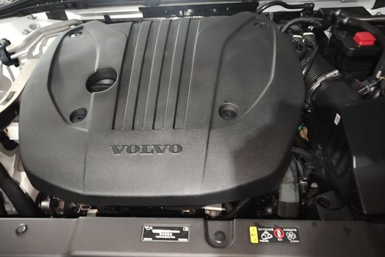 Used Volvo S60 2025 B4 Zhiyi Luxury Edition Engine Bay