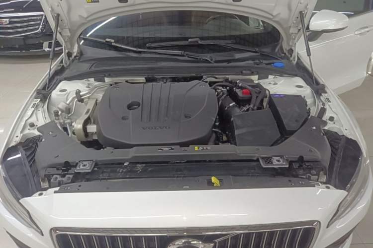 Used Volvo S60 2025 B4 Zhiyi Luxury Edition Engine Bay
