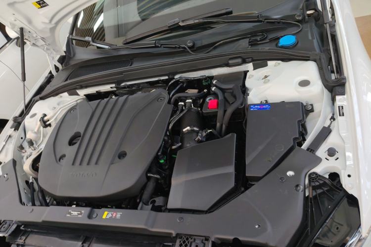 Used Volvo S60 2025 B4 Zhiyi Luxury Edition Engine Bay