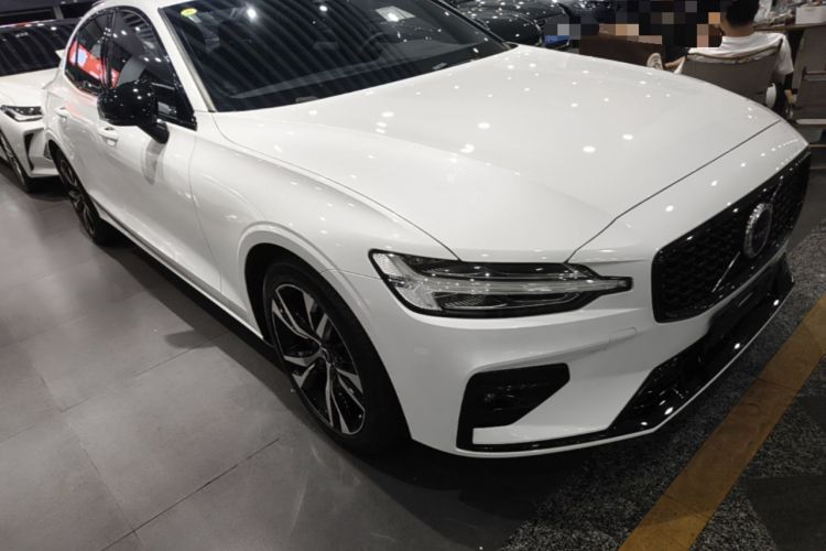 Used Volvo S60 2025 B5 Zhiya Sport Edition Exterior 1