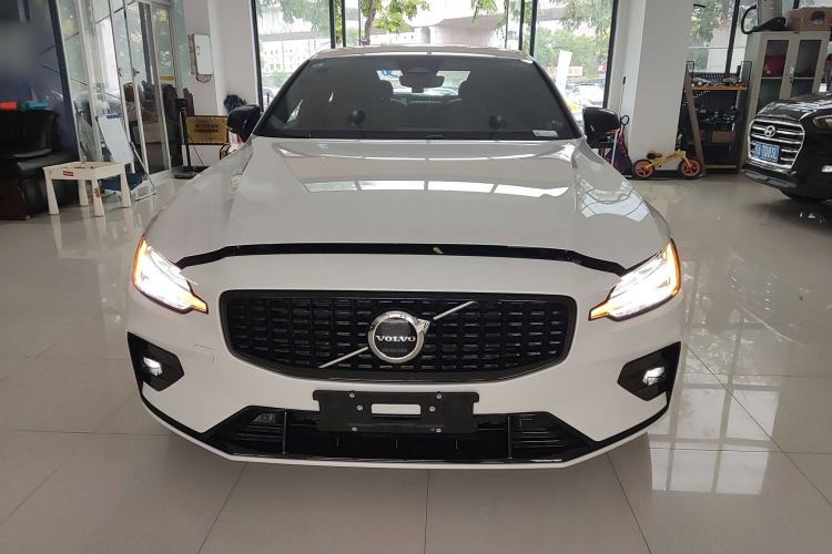 Used Volvo S60 2025 B5 Zhiya Sport Edition Exterior 1