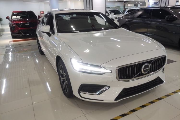 Used Volvo S60 2025 B4 Zhiyi Luxury Edition Exterior 1