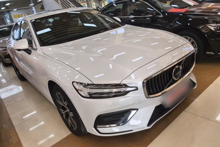 Used Volvo S60 2025 B4 Zhiyi Luxury Edition Exterior 1